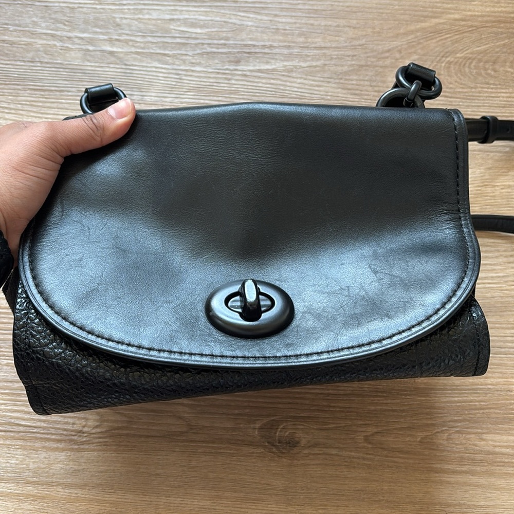 Coach Elegant Black Leather Shoulder Bag - Picture 16 of 16